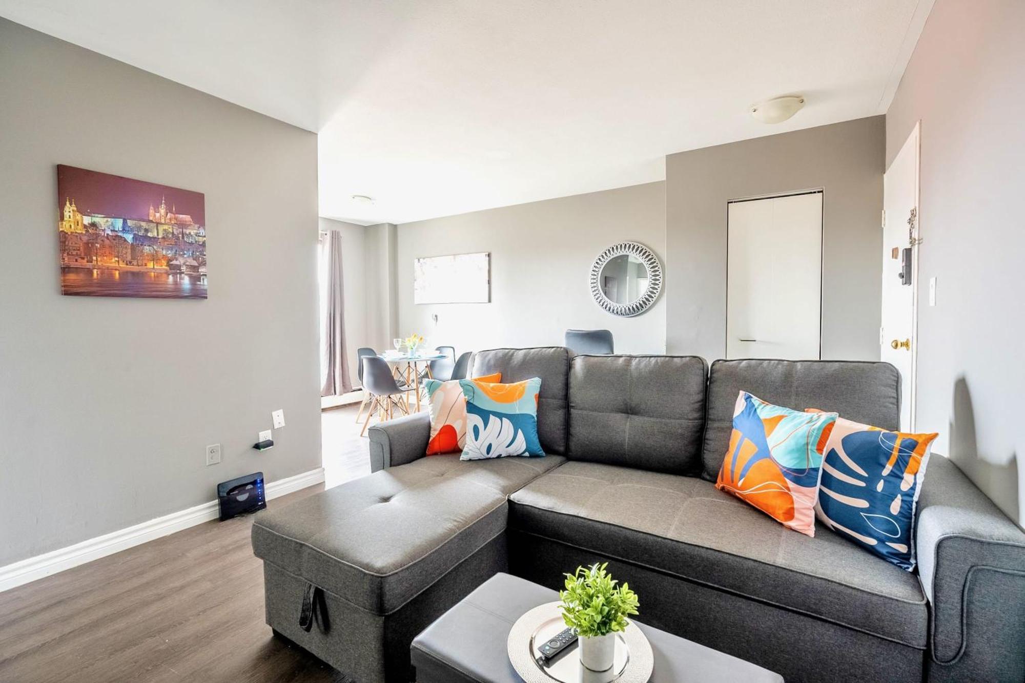 Апартаменты Newly Renovated 2Br Unit In Glenview West Гамильтон Экстерьер фото