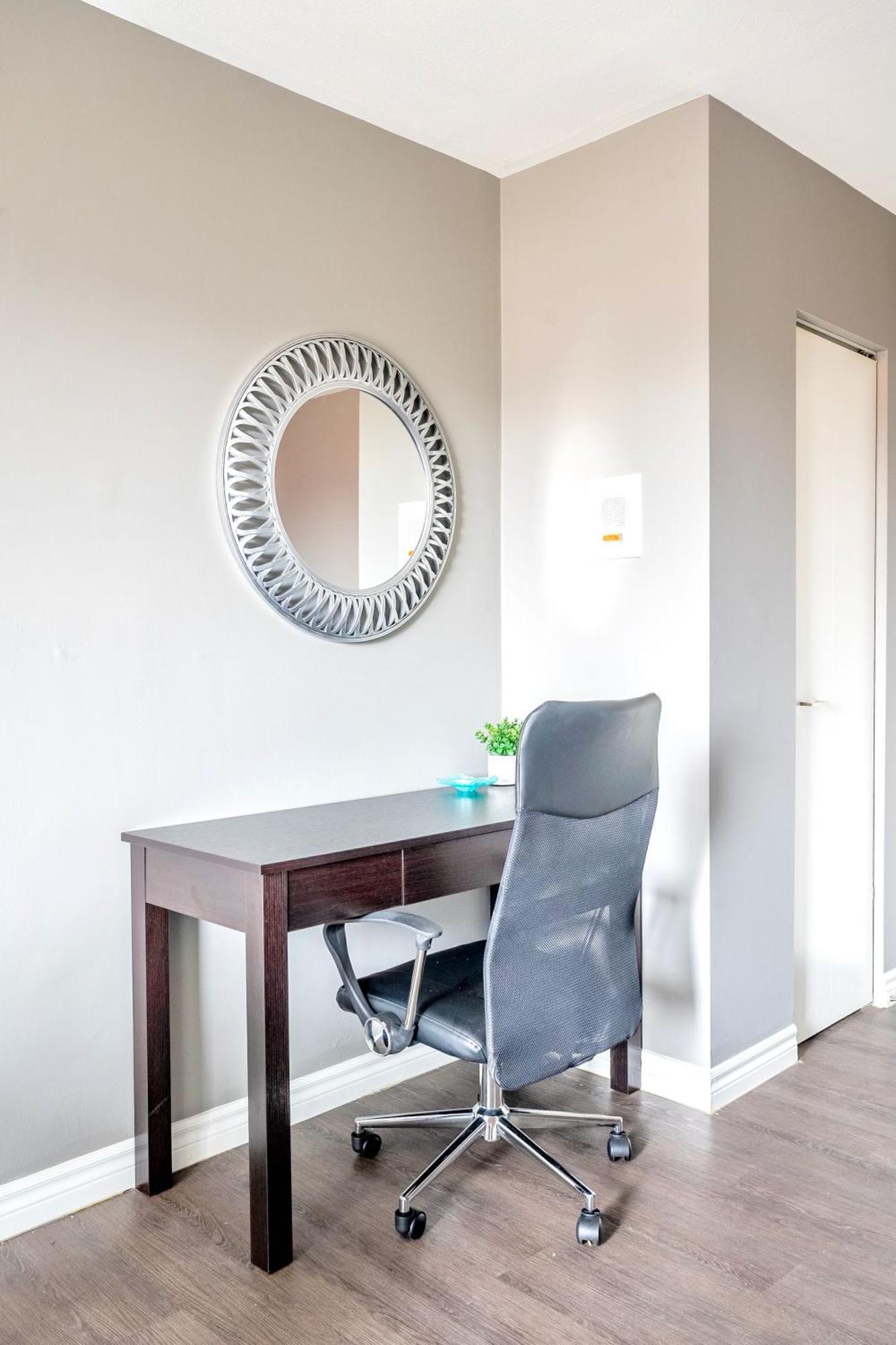 Апартаменты Newly Renovated 2Br Unit In Glenview West Гамильтон Экстерьер фото